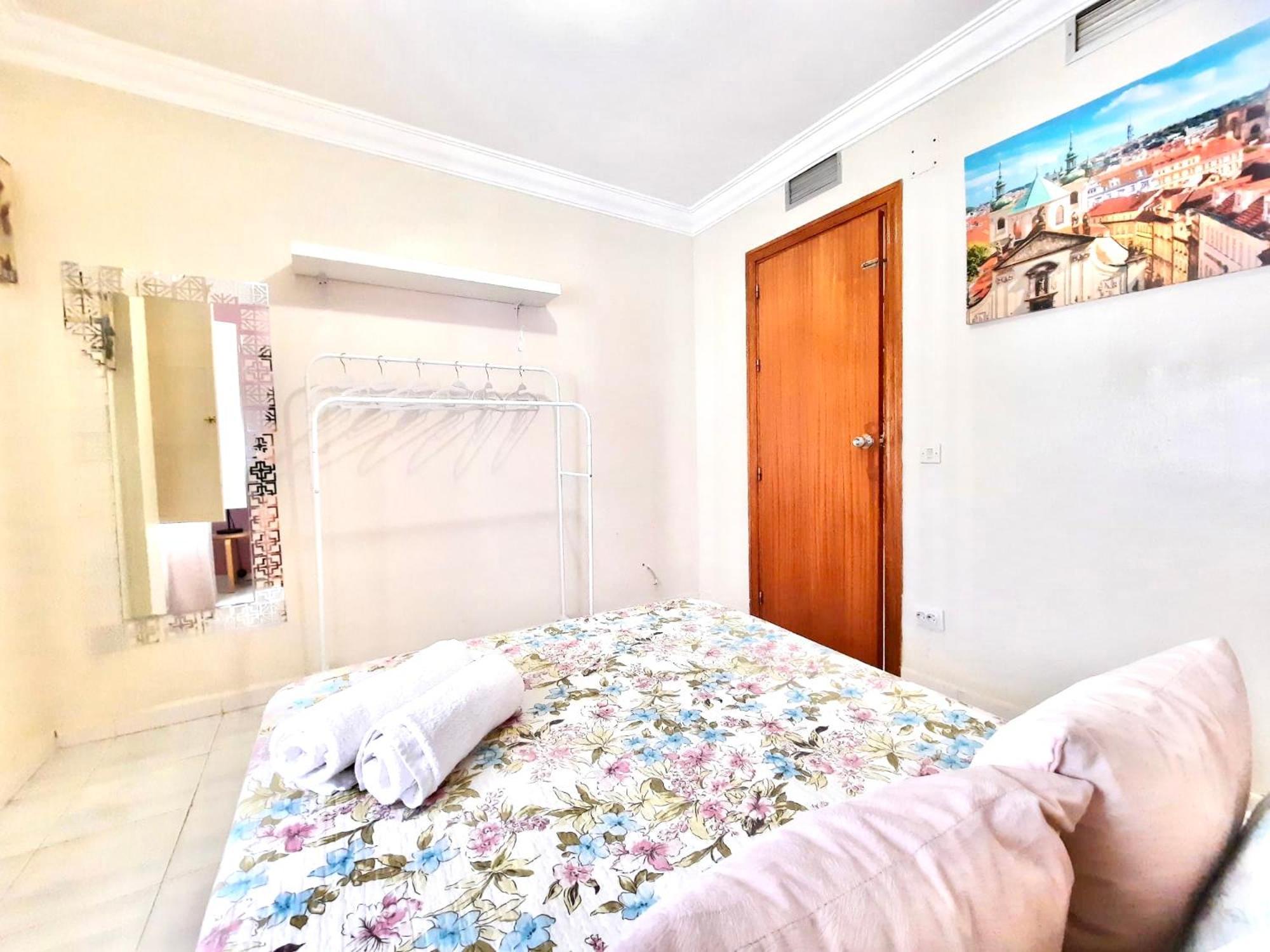 Budget And Cute Rooms With Balcony Sevilla Center, Seville