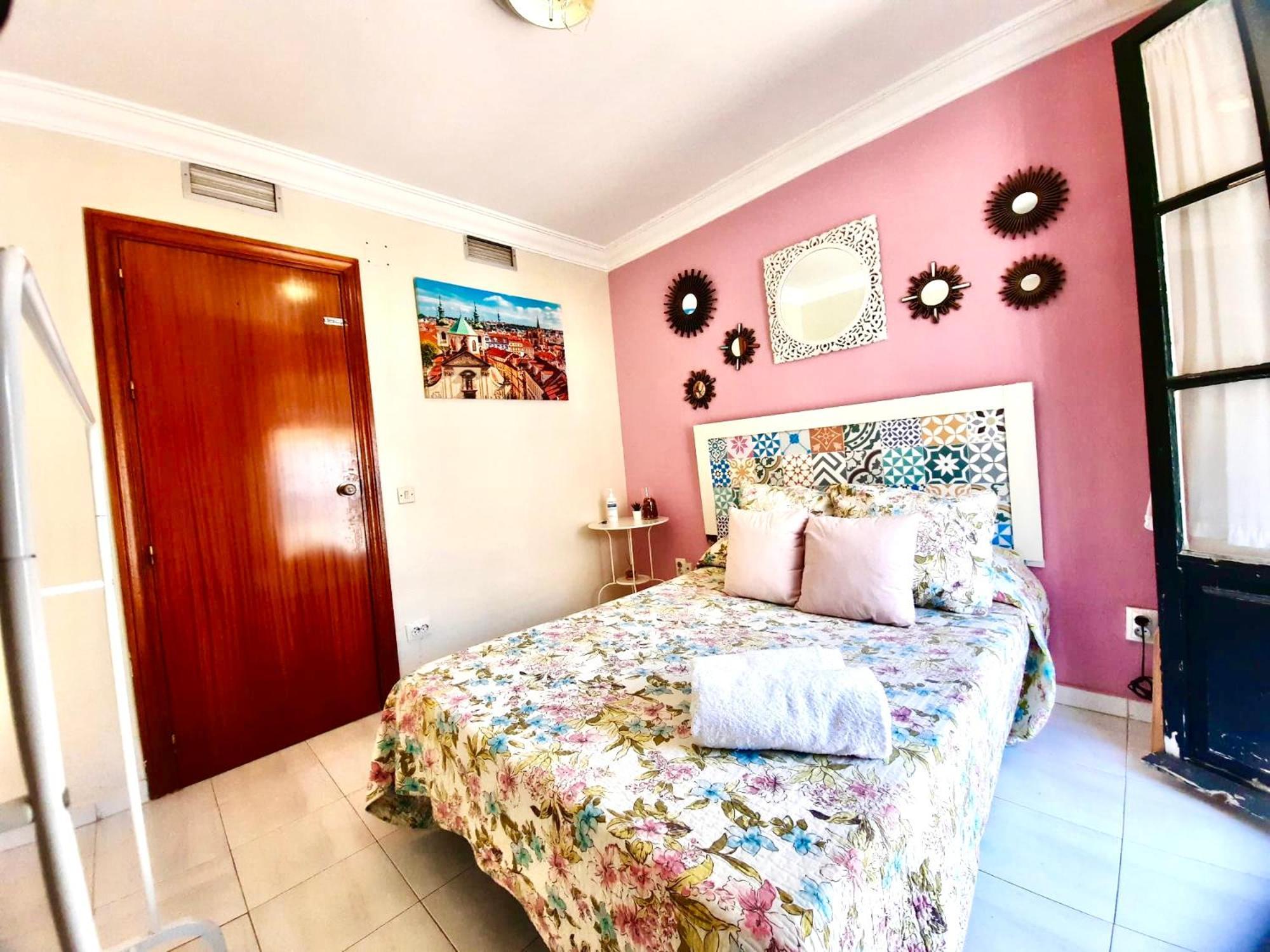 Budget And Cute Rooms With Balcony Sevilla Center — Fotos 2